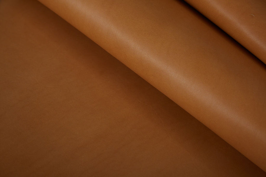 What is vegetable tanned leather? Why is it famous for leather craft beginners?